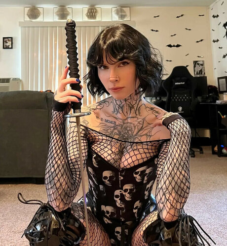 Tyniquewebster pretty star image