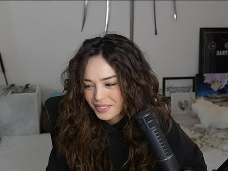 Valkyrae hd star images