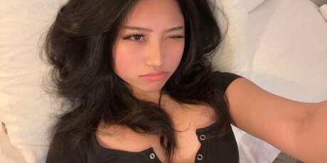 Violetngyn hd pornstar pic