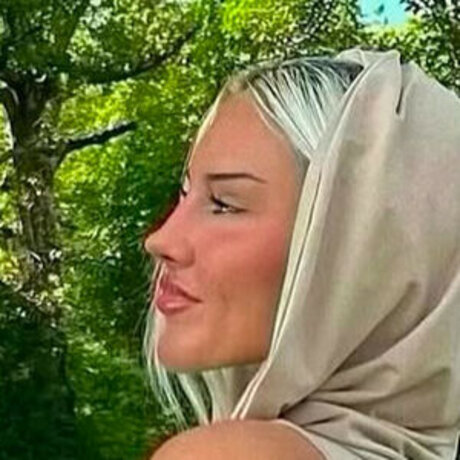 teen cumshot onlyfans hot pics