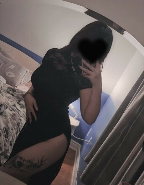 clothed onlyfans hot images