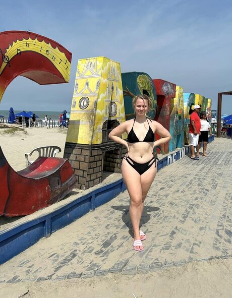 Melanie El Baghdadi free actress images