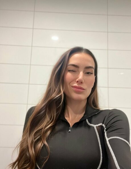 V ctoria7 star exclusive pictures