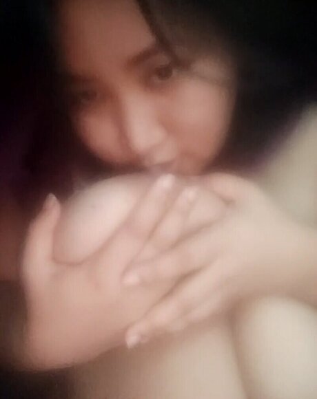 kreyz1e nude actress picture