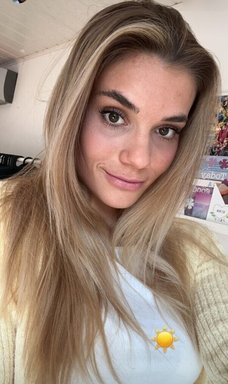 Selina Cerci sexy actress photos