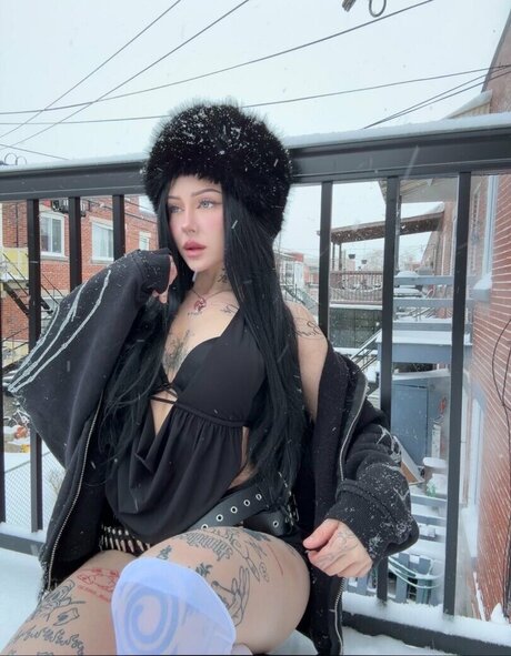 Laurinchhhe sexy pornstar pic