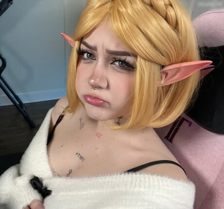 Laurinchhhe naked actress pictures