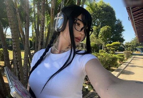 Laurinchhhe art actress img