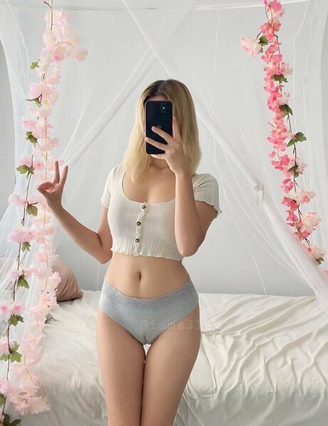 iams3len hot actress galleries