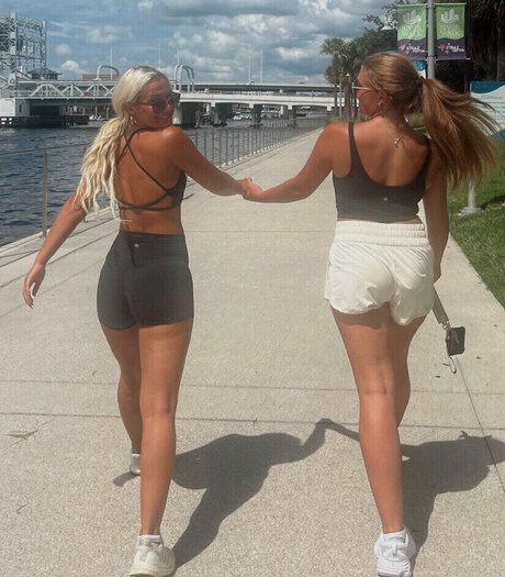 Lillian Evans xxx pornstar photos