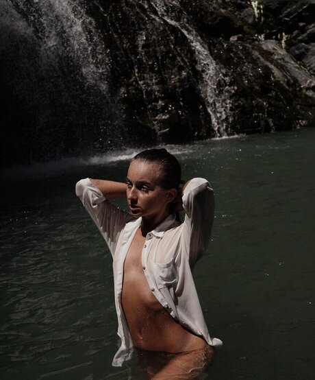 Eliz fit model perfect pictures