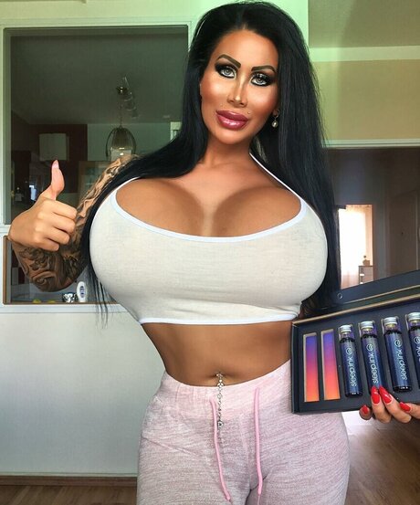 Real Barbie Berlin model art img