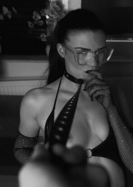 Vanessa Bartsch high quality model image