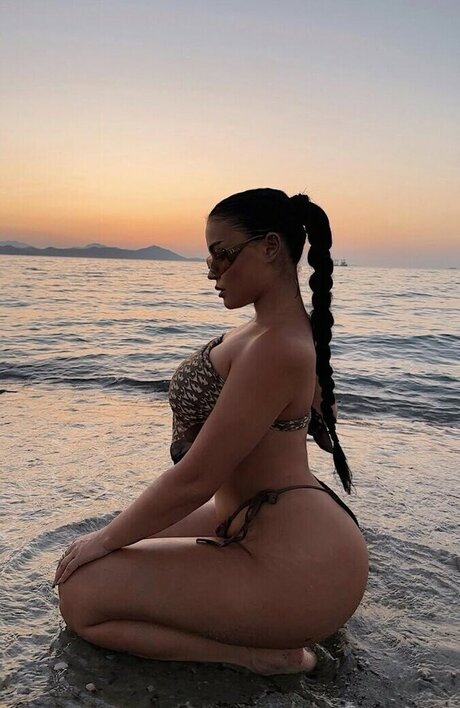 Emilia Emjeni pretty pornstar pics