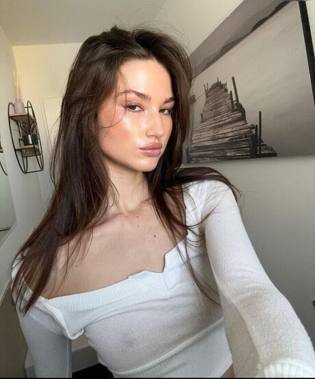 anfr00 beautiful model picture