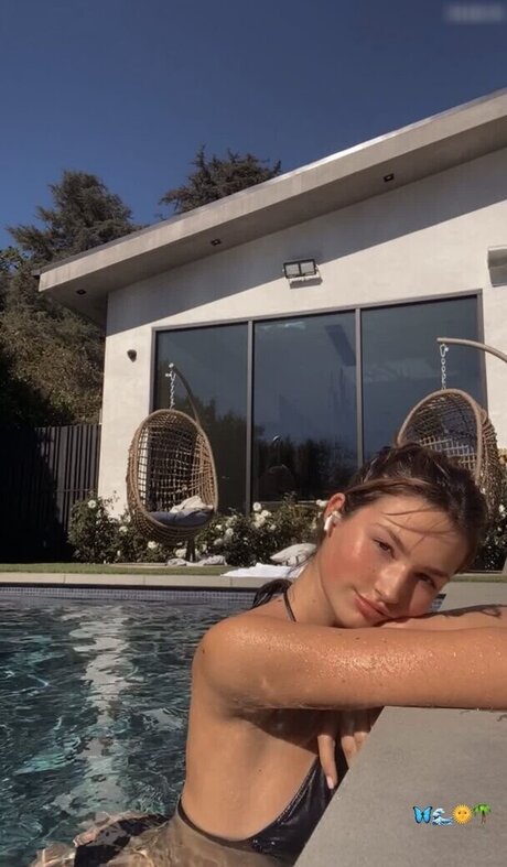 anfr00 sexy star image