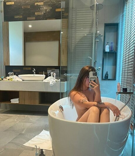 Enina24 model xxx image