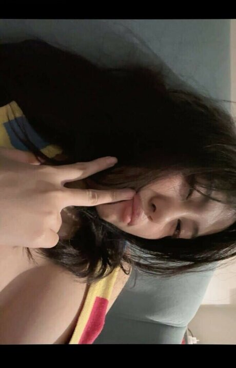 risaatjan erotic model images