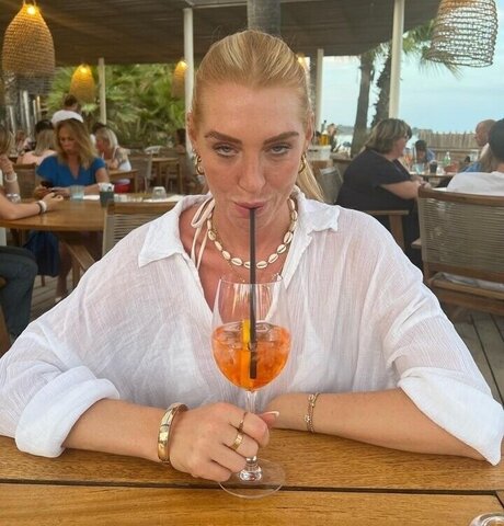 Laura Joelle pornographic model pictures