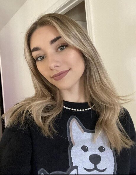 SommerSet hot actress pic