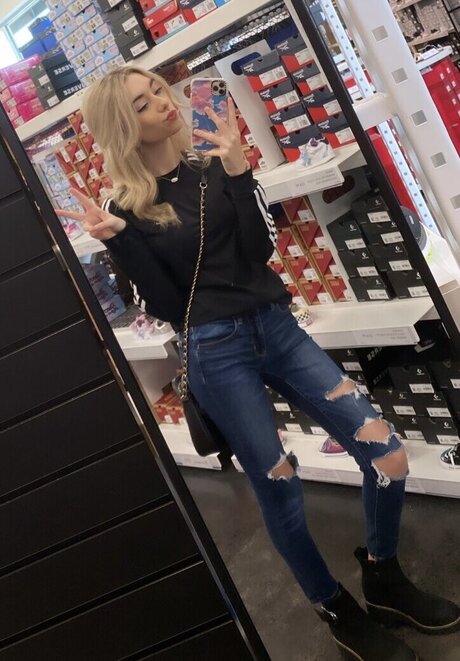 SommerSet sexy actress photos