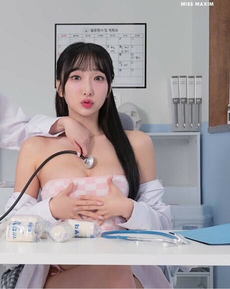 Dayeosin E_ nudes star photo