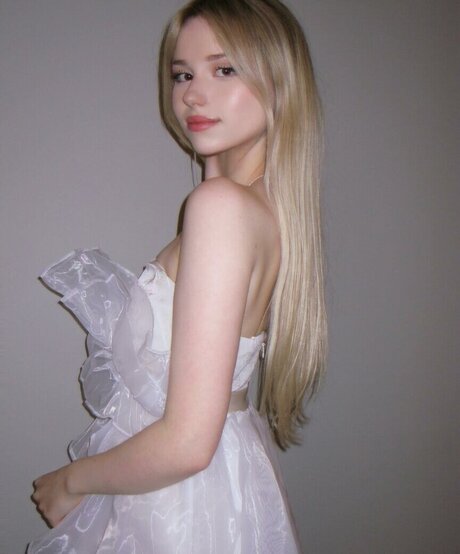 Kitty Mae sexy pornstar images