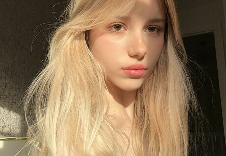 Kitty Mae star pornographic image