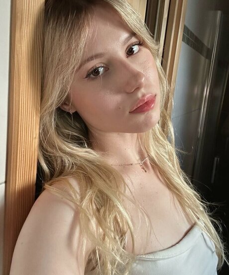 Kitty Mae free star photo