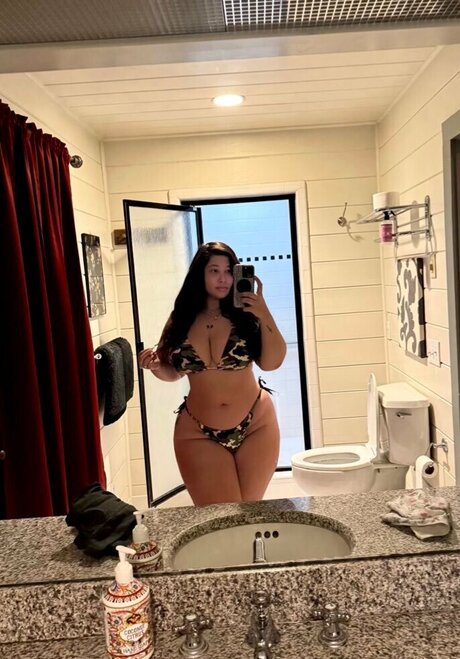 Megan Shaye star hot photo