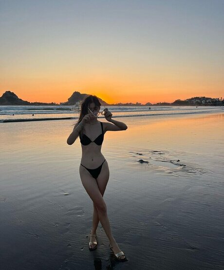 Wendy Valdez star sexy picture