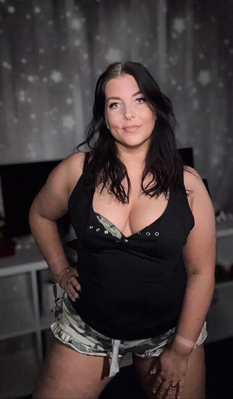 NinaNiceTV erotic model image