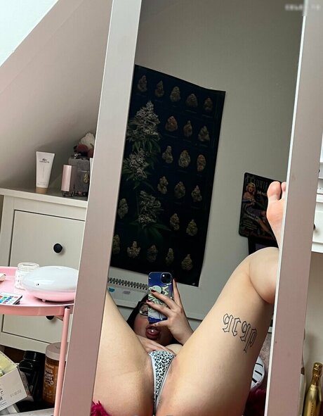 sexynalaa model hd photo