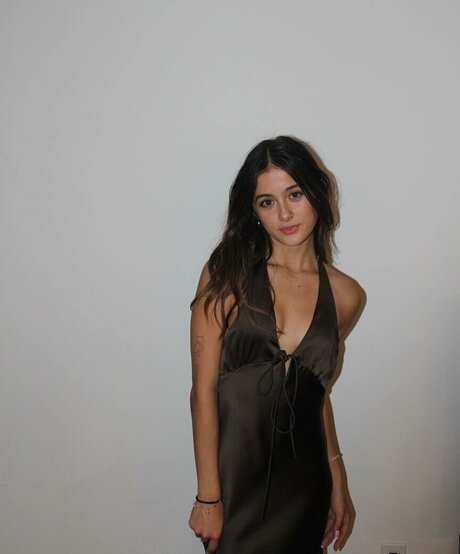 Lauren Avelina model exclusive images