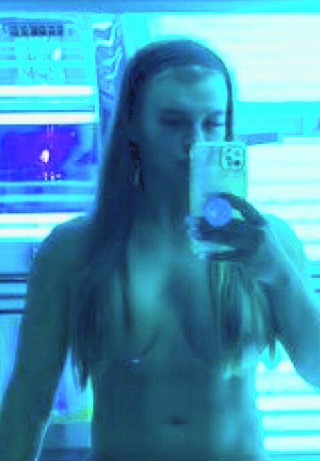 Sarah Slavotinek erotic star images