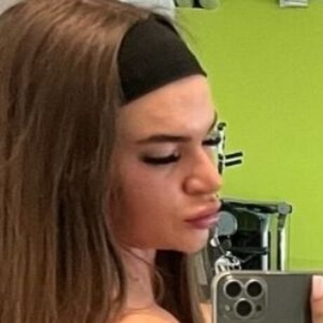 Sarah Slavotinek erotic pornstar pic