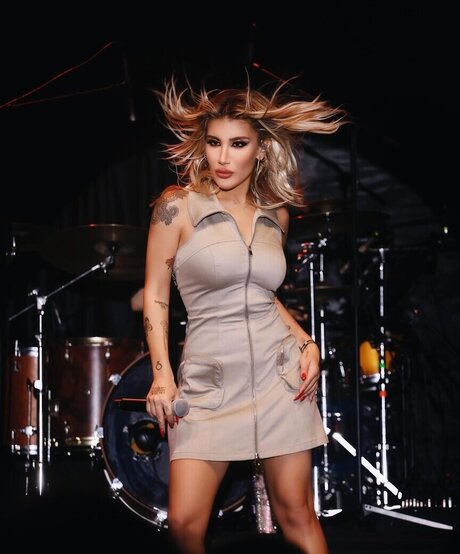 I rem Derici star hot images