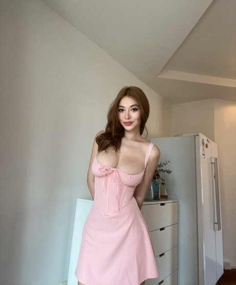 floralydo naked model picture