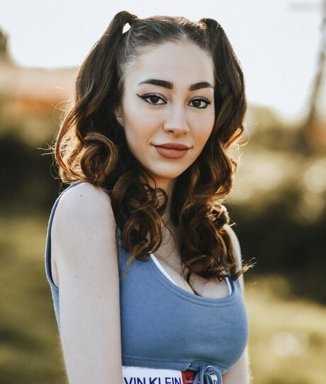 Amira Wirth top actress picture