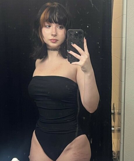 Defeatthel0w sex actress pics