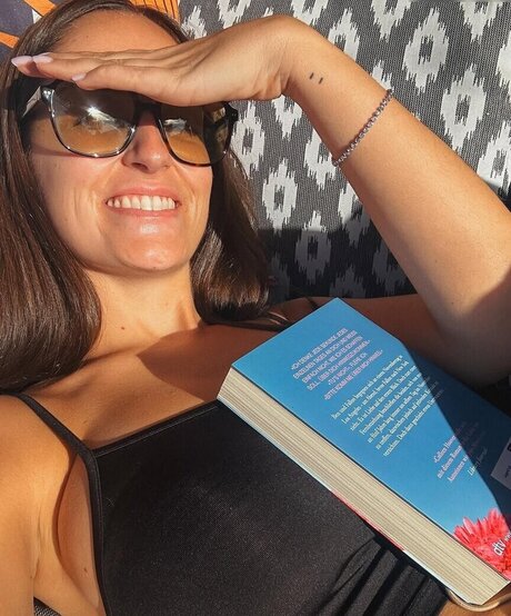 Kim F ngeling sexy actress image