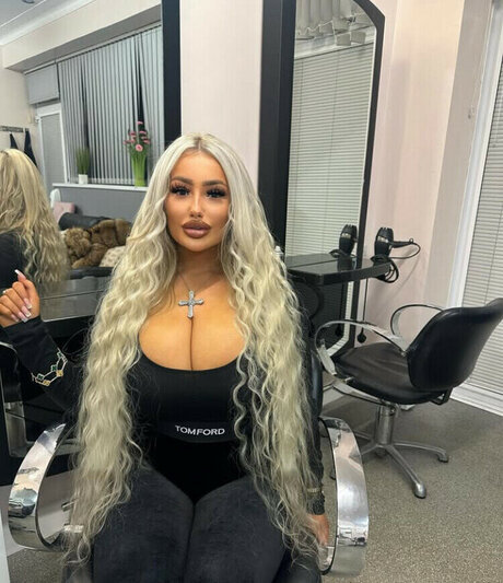 Corrinnadione xxx star img