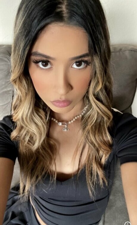 lilnatnat_ pretty pornstar image