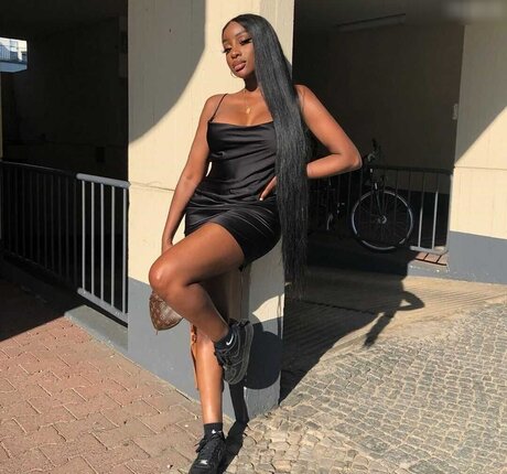 Sandra Lambeck nude model gallery