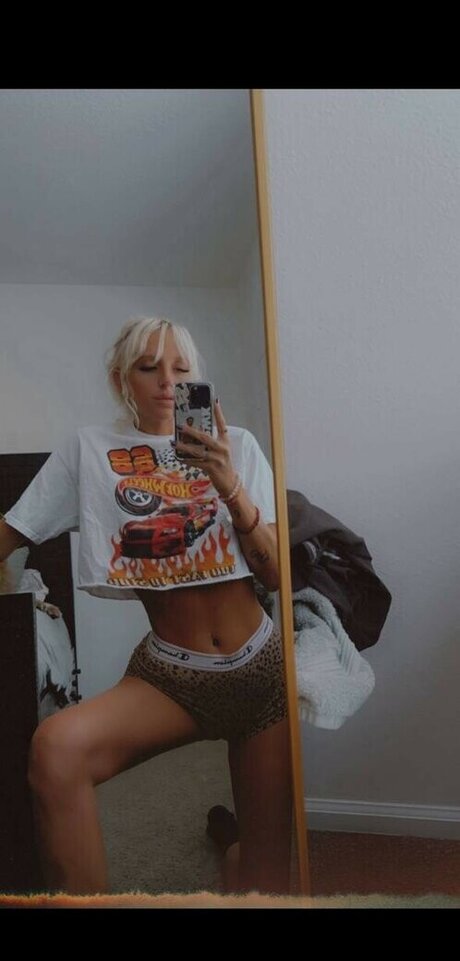 Katycarnegie art model image