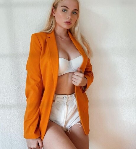 Jellina erotic pornstar photos