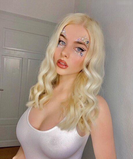 Jellina hot pornstar img