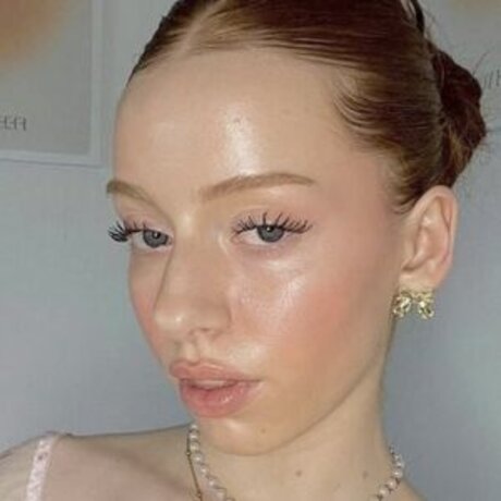 Annika eks model sexy photo