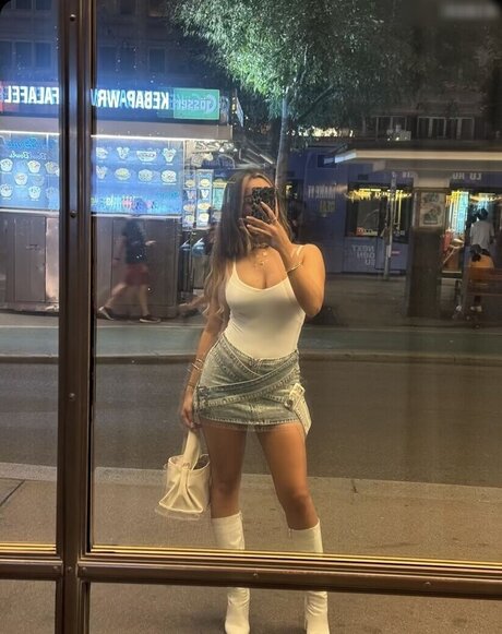 Almira Azemi nude actress image