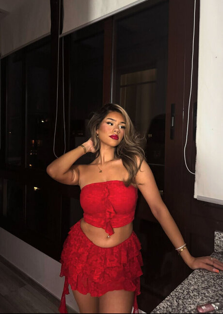 Almira Azemi sexy pornstar img